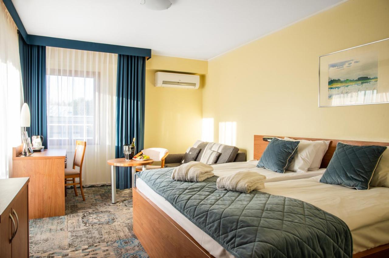 Hotel Mragowo Resort&Spa エクステリア 写真