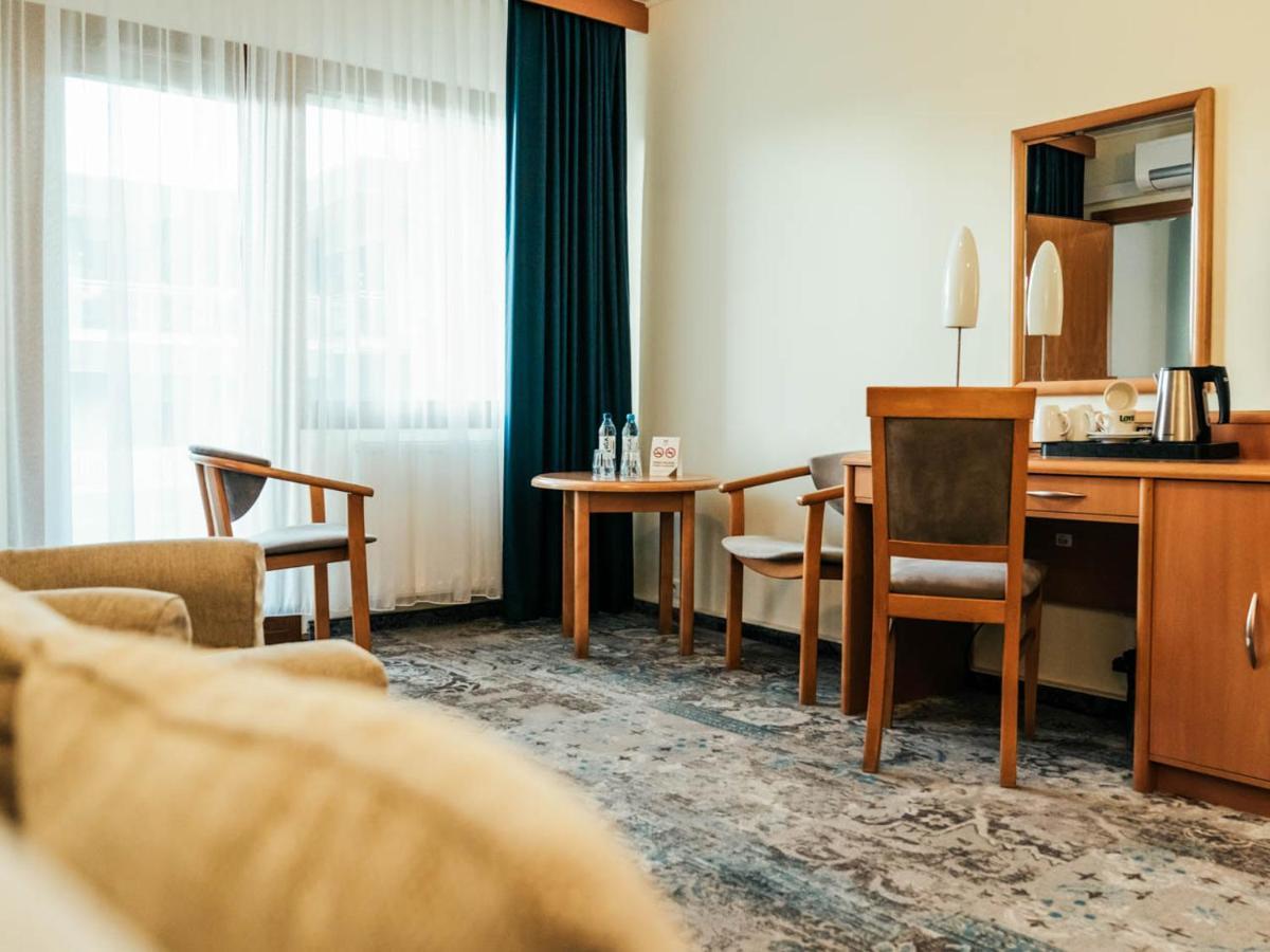 Hotel Mragowo Resort&Spa エクステリア 写真