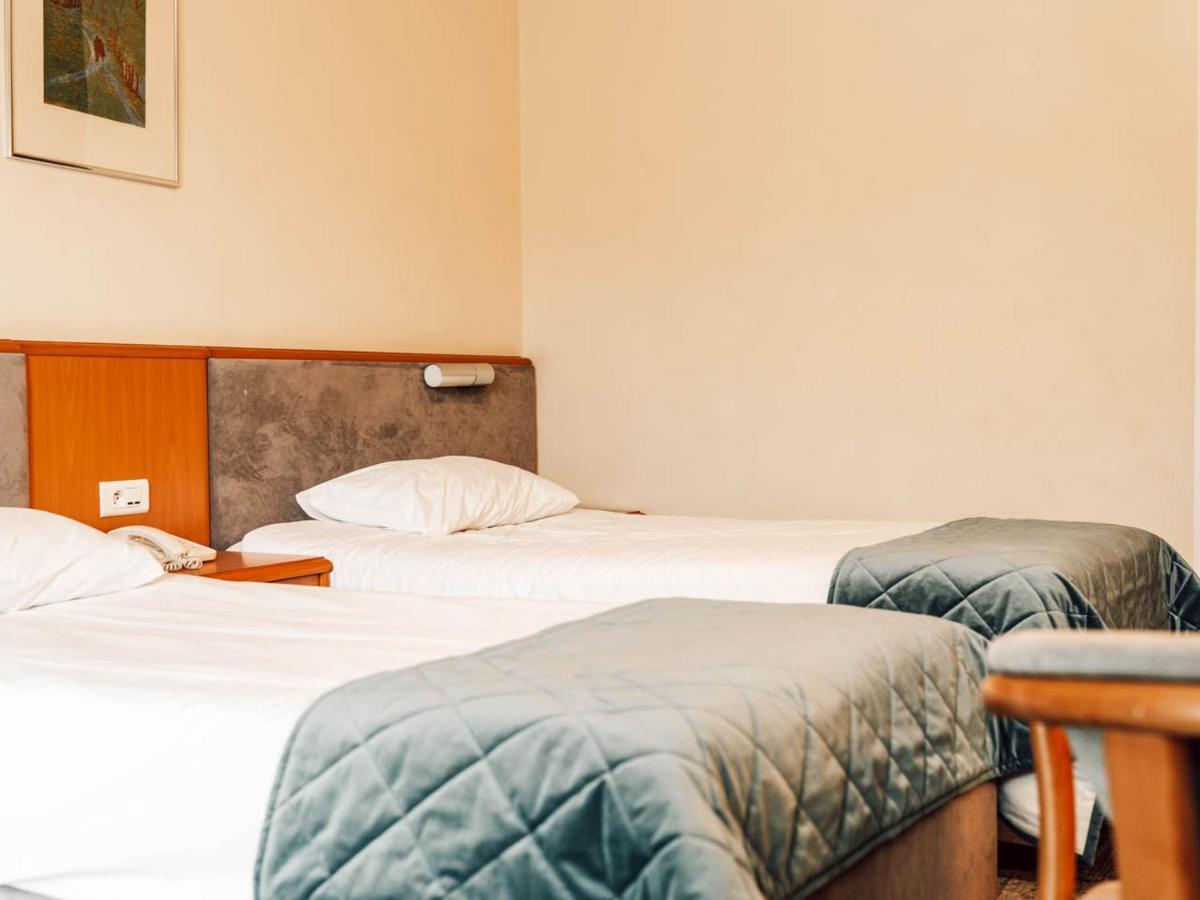 Hotel Mragowo Resort&Spa エクステリア 写真