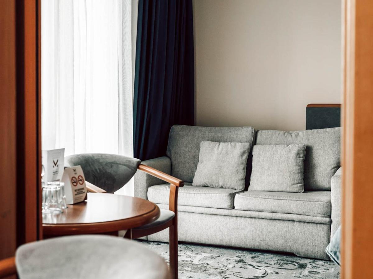 Hotel Mragowo Resort&Spa エクステリア 写真